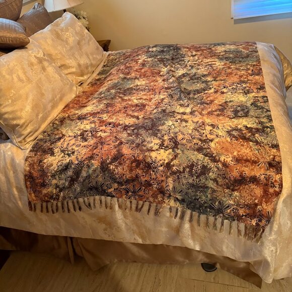 Large Wrap or Throw - Picture 6 of 7